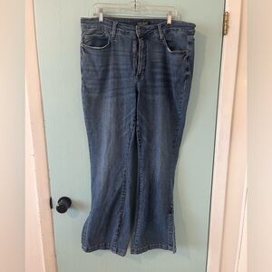 Judy Blue Hi Rise Tummy Control Slit Hem Bootcut Jean